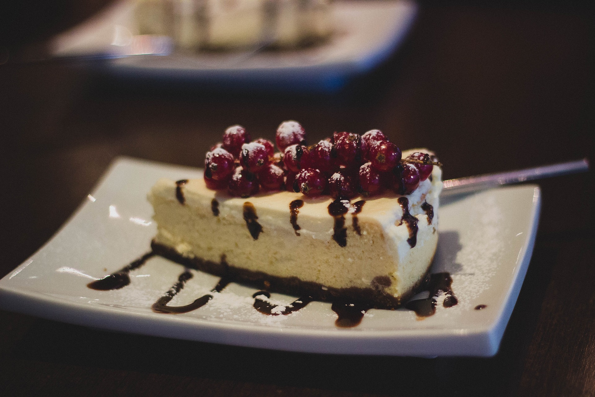 Birgits Cheesecake with raspberries or other berries.